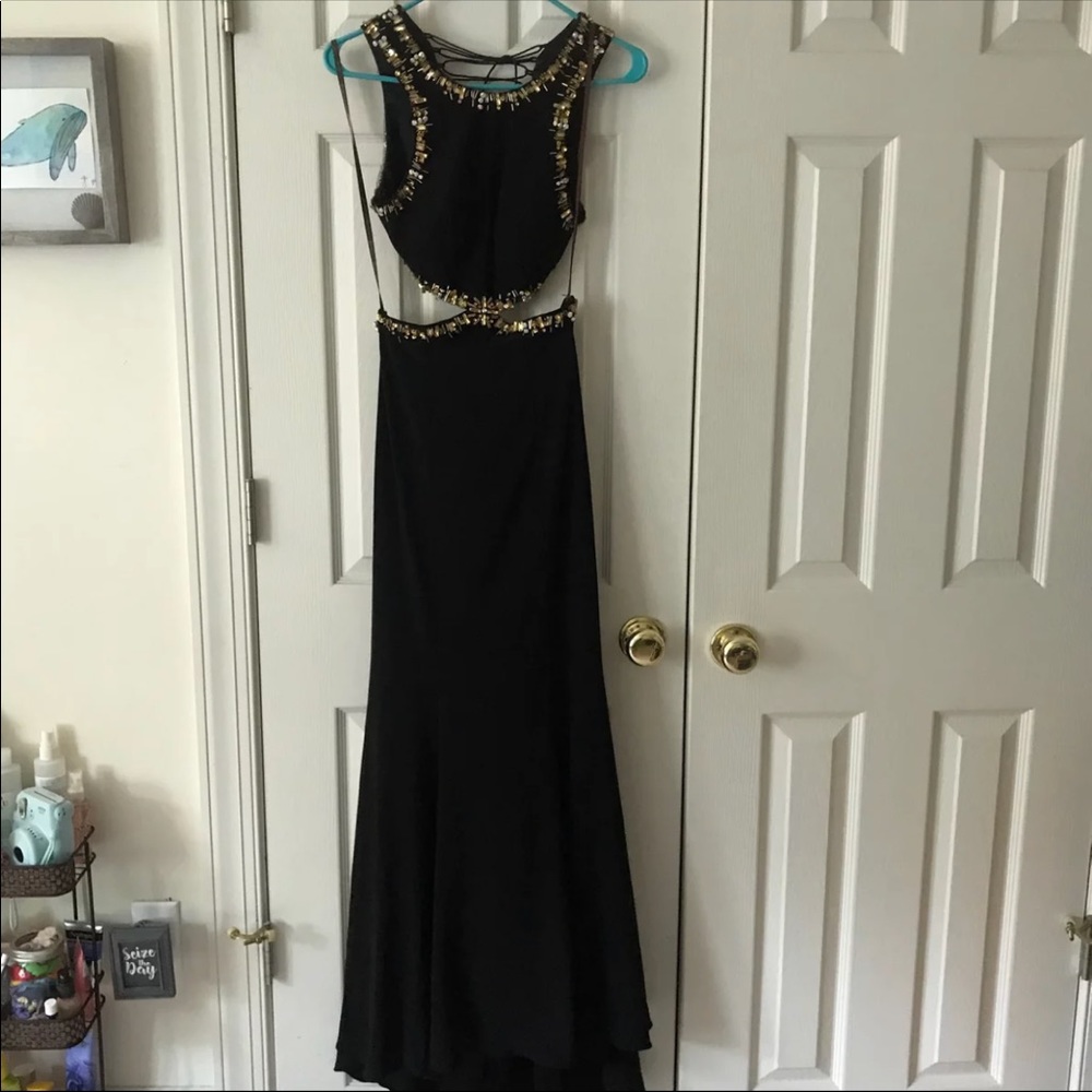 Black prom dress